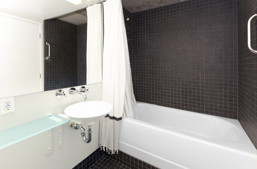 855 Folsom 313 1 Bath
